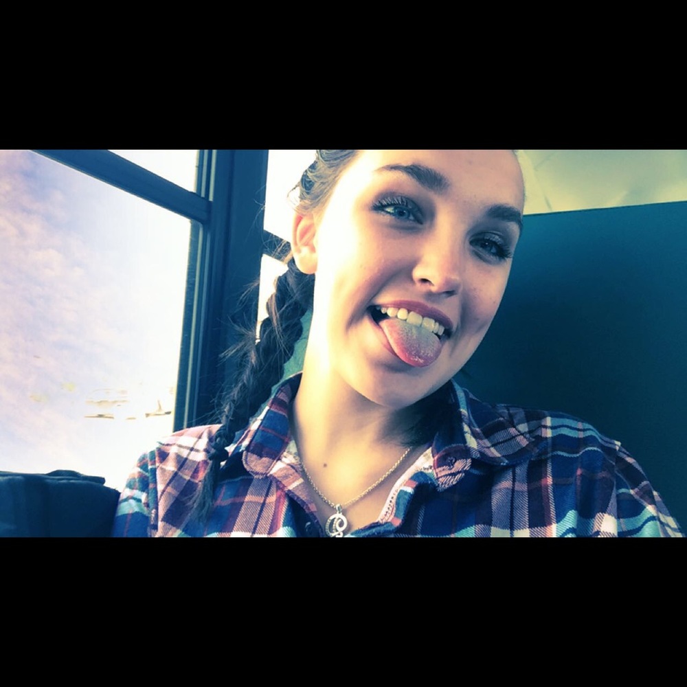 Meet your Posher, Dana